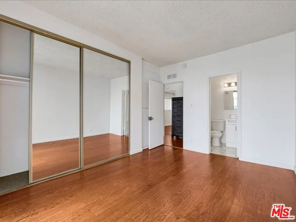 805 Glenway Drive 323, Inglewood, California 90302 home-pic-20